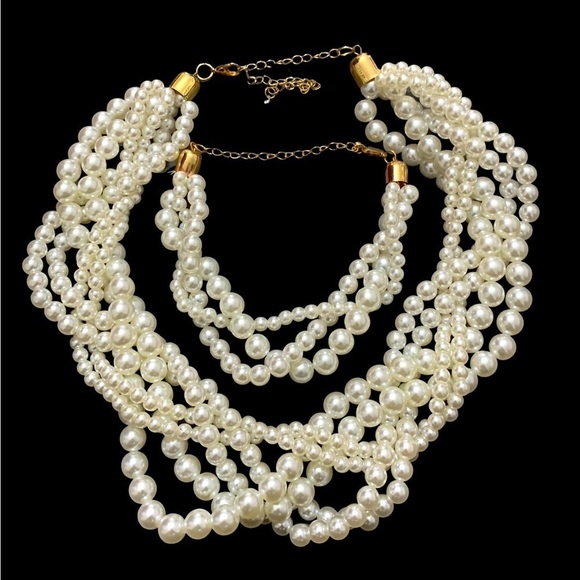 Jewelry - FASHION Pearl Necklace & Bracelet set